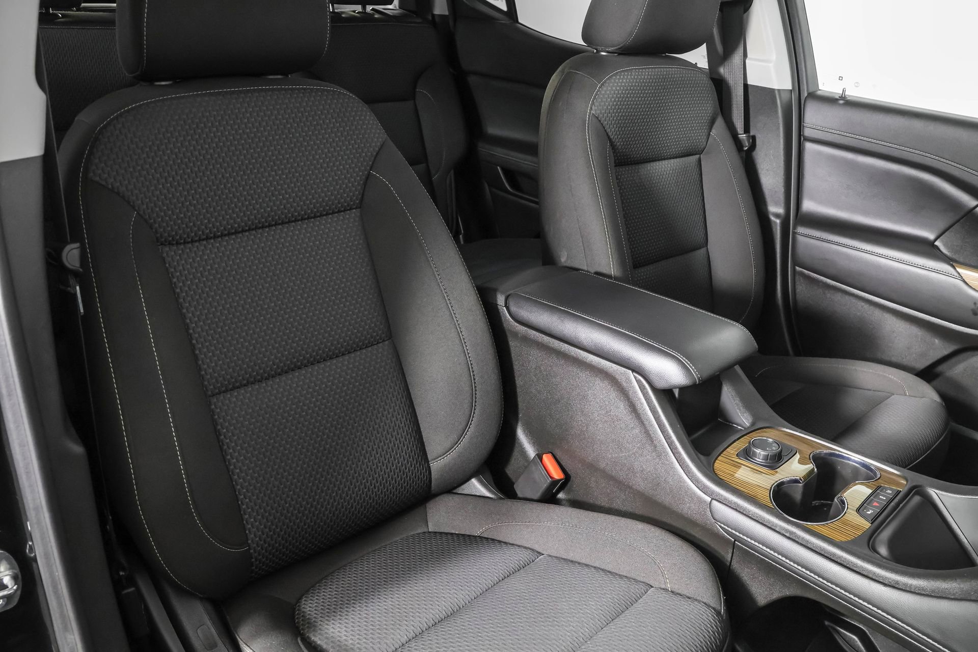 Used 2023 GMC Acadia SLE w/ LPO, Floor Liner Package image 48