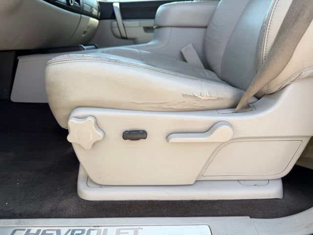 Used 2010 Chevrolet Silverado 1500 LT w/ Power Pack Plus AWD/4WD image 9