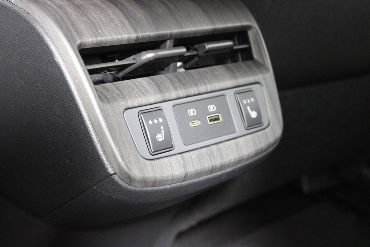 Used 2023 Nissan Ariya FWD image 20