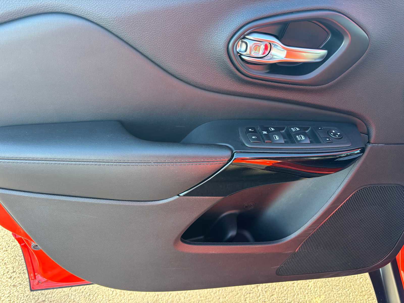 Certified 2021 Jeep Cherokee Latitude Plus image 17