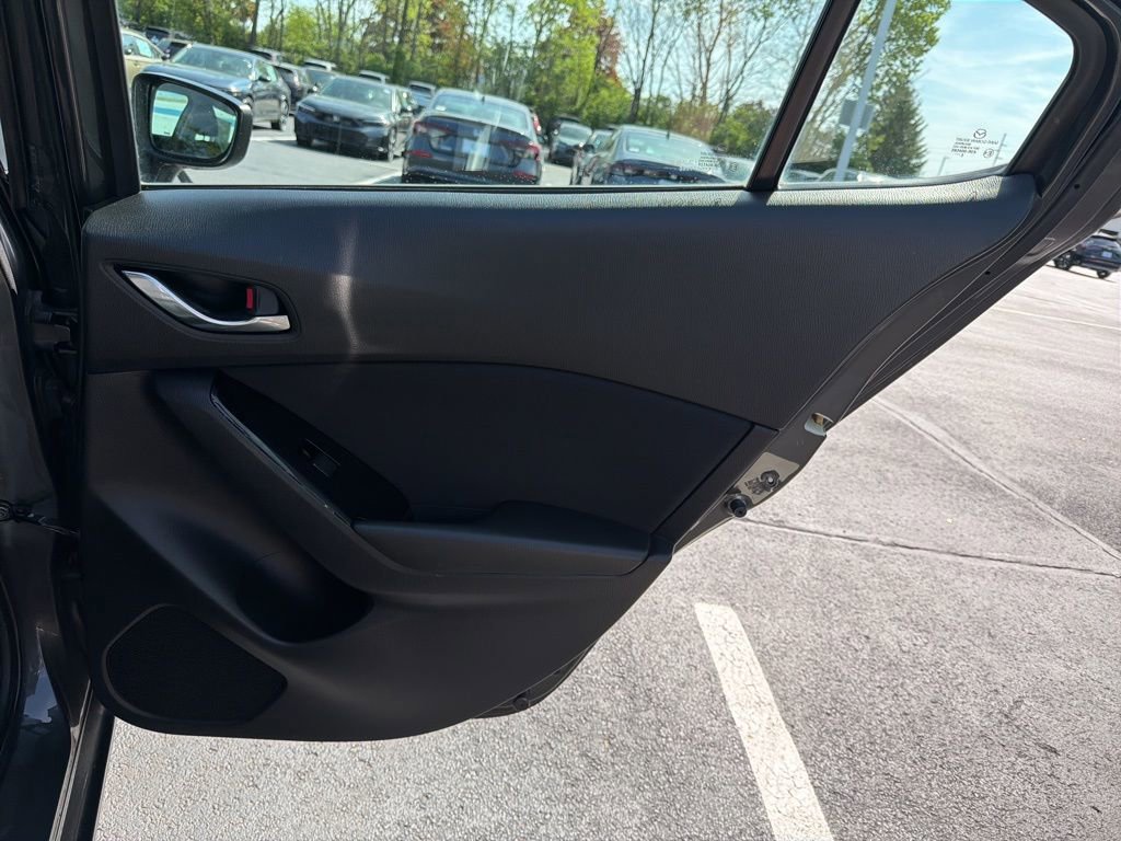 Used 2018 MAZDA MAZDA3 Sport FWD image 22