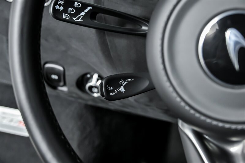 Used 2024 McLaren 750S Spider RWD image 29