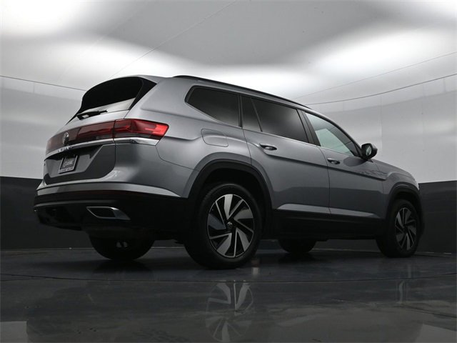 Used 2025 Volkswagen Atlas SE image 28
