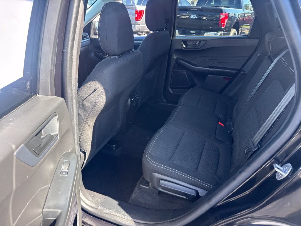 Used 2023 Ford Escape Active w/ Tech Pack #1 AWD/4WD image 16