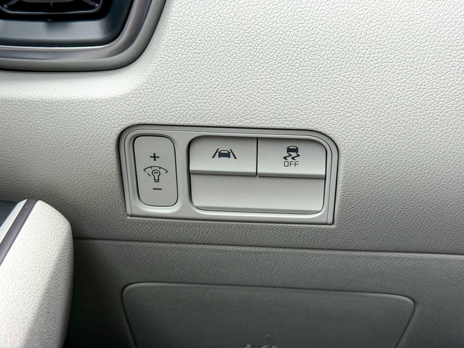 Used 2023 Kia Sorento S image 40