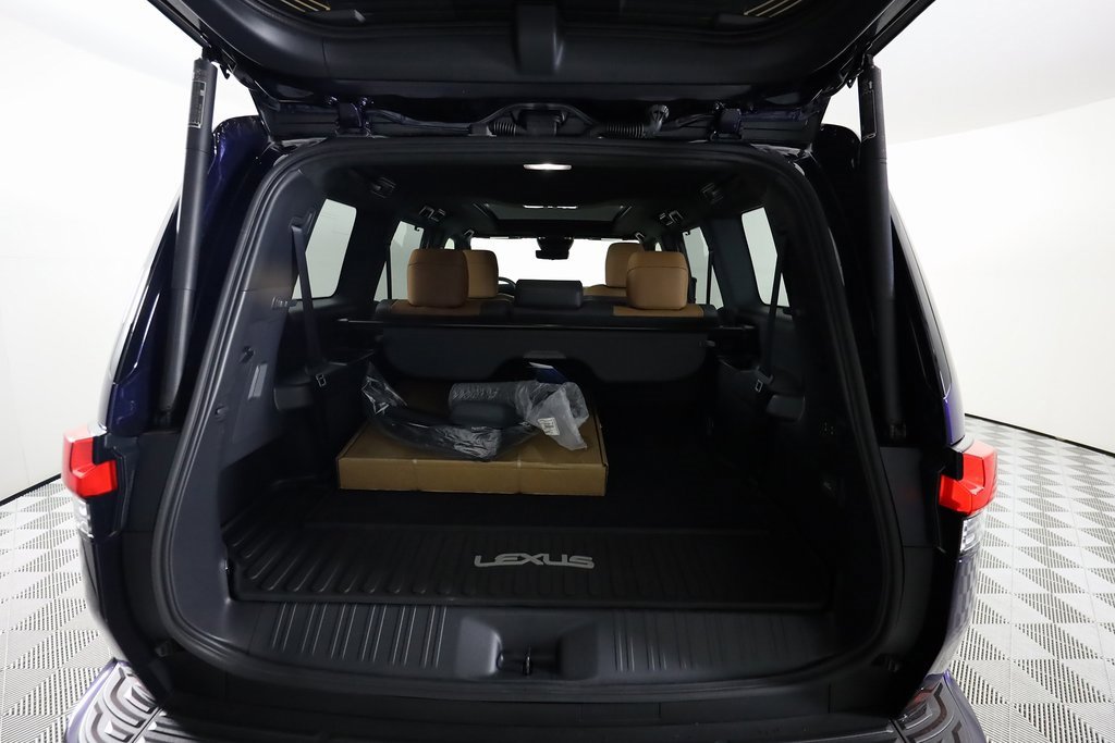 Used 2025 Lexus GX 550 w/ Accessory Package (2T) image 14