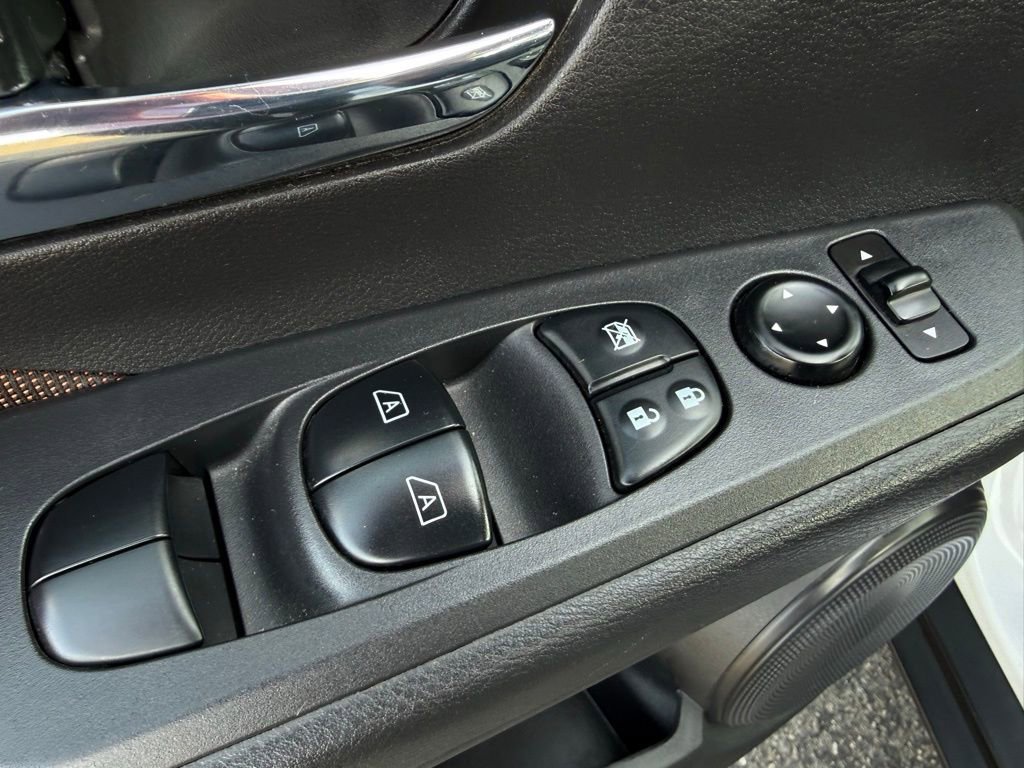 Certified 2023 Nissan Kicks SR w/ Interior Electronics Package image 21