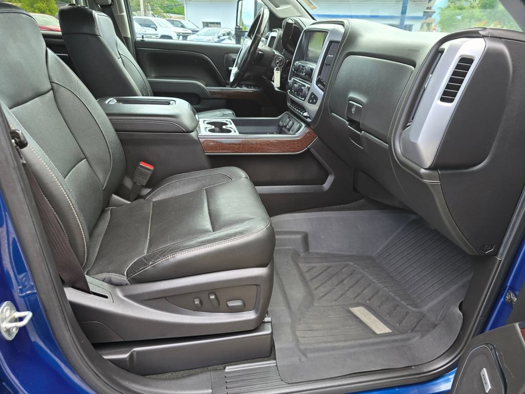 Used 2016 GMC Sierra 2500 SLT w/ Duramax Plus Package AWD/4WD image 16