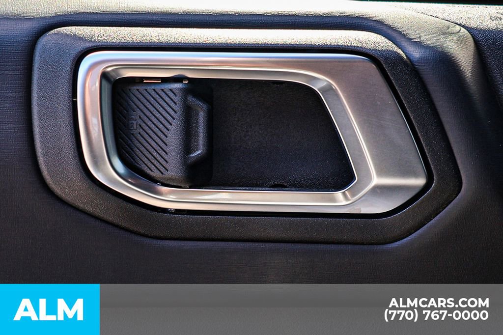 Used 2025 Ford Bronco Badlands image 49