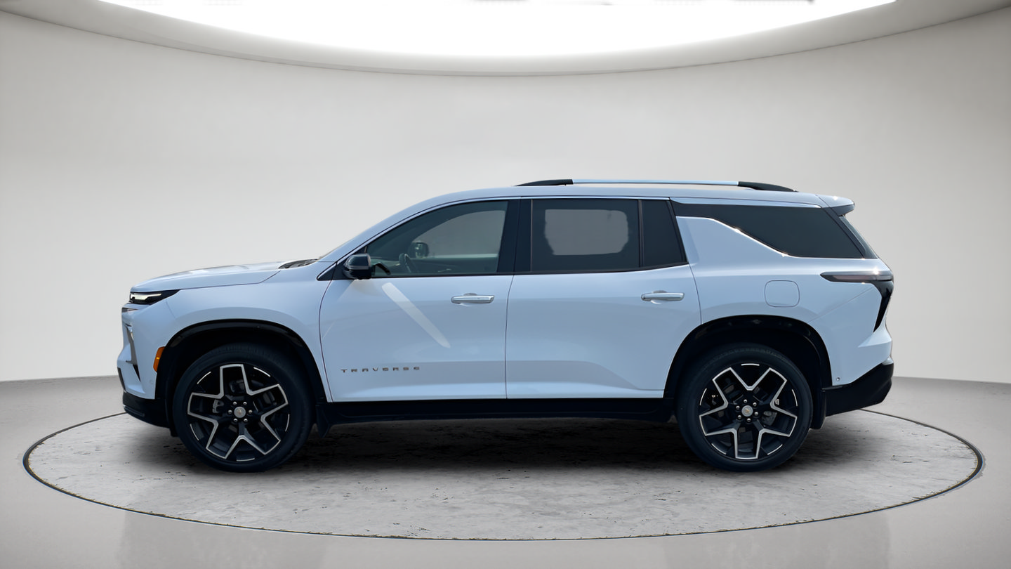 Used 2026 Chevrolet Traverse High Country w/ LPO, Floor Liner Package AWD/4WD image 6