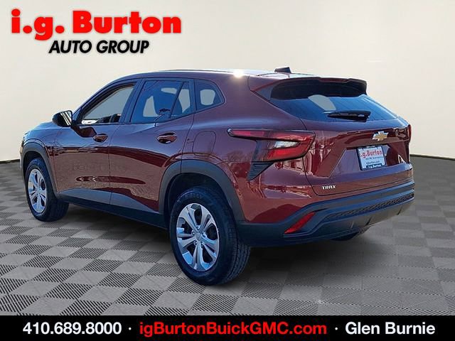 Used 2024 Chevrolet Trax LS w/ Driver Confidence Package image 4