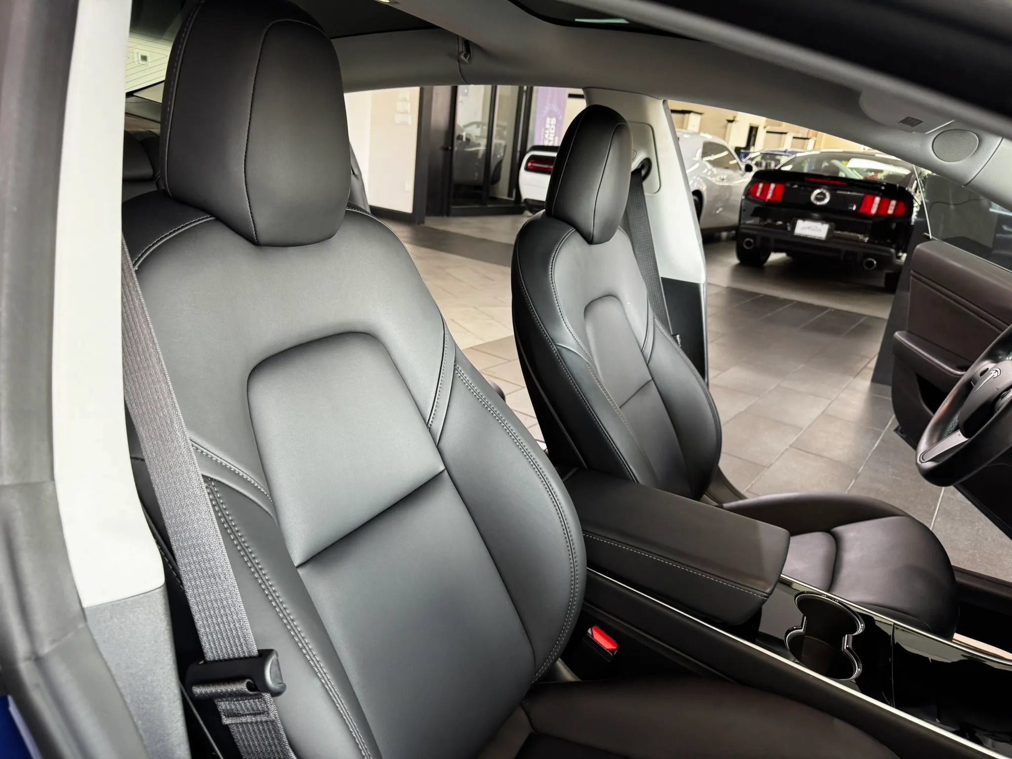 Used 2018 Tesla Model 3 Long Range RWD image 13