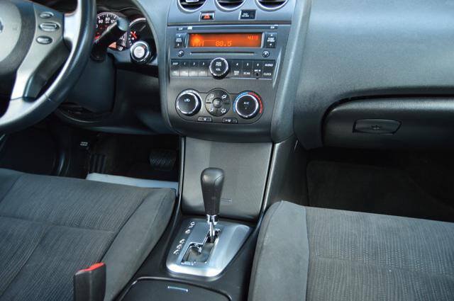Used 2010 Nissan Altima 2.5 S FWD image 18