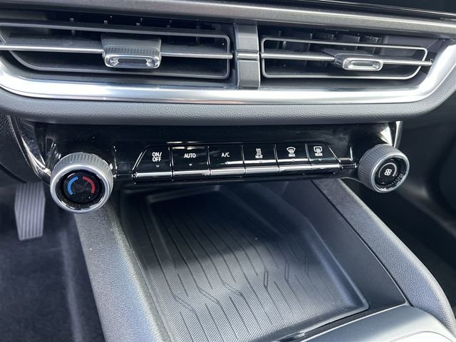 Certified 2025 Chevrolet Equinox EV LT FWD image 19