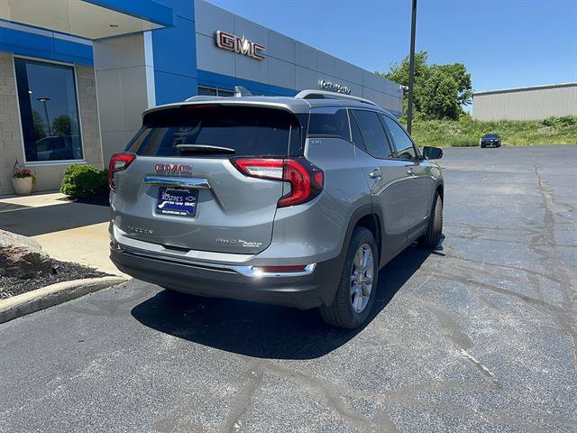 Used 2024 GMC Terrain SLT AWD/4WD image 8