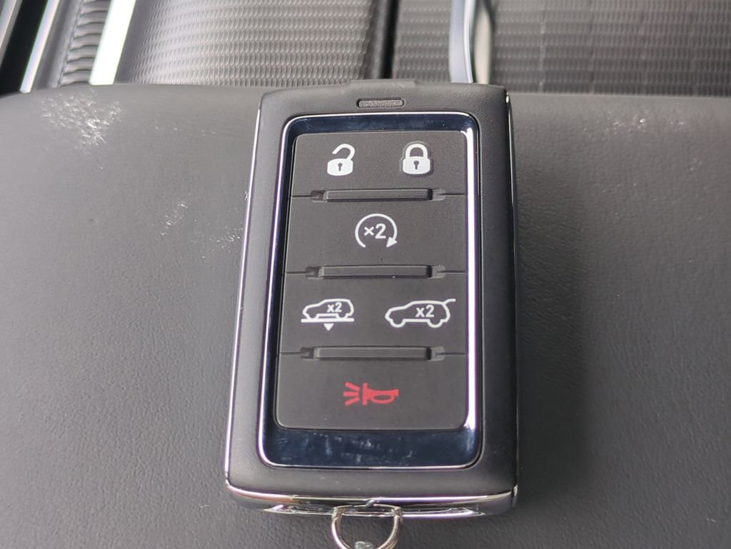 New 2026 Jeep Grand Wagoneer L Summit AWD/4WD image 33