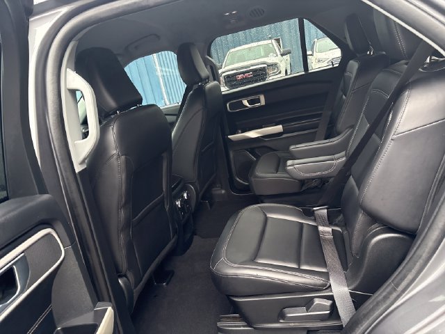 Used 2021 Ford Explorer XLT w/ Equipment Group 202A AWD/4WD image 20