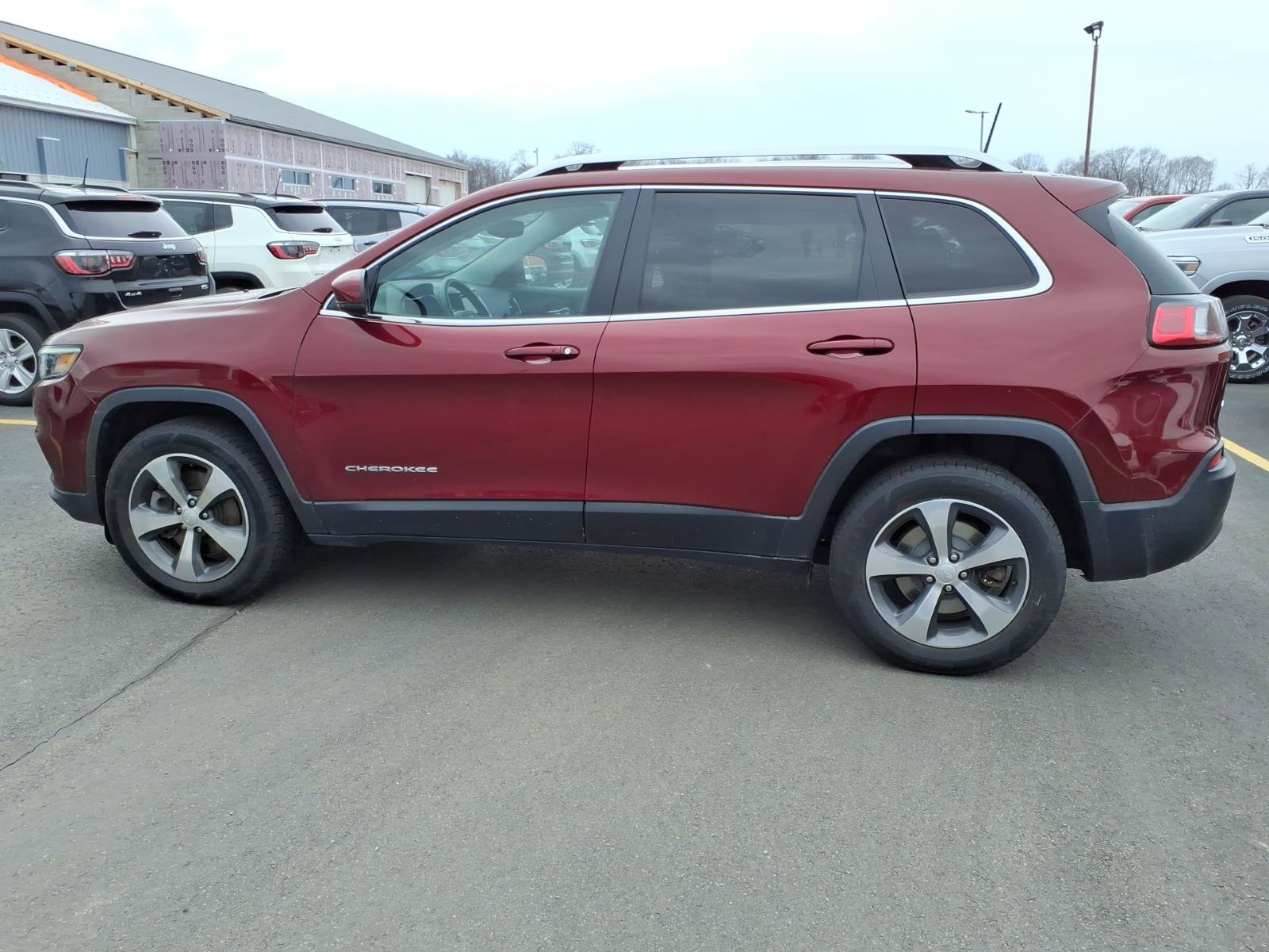 Used 2020 Jeep Cherokee Limited AWD/4WD image 8