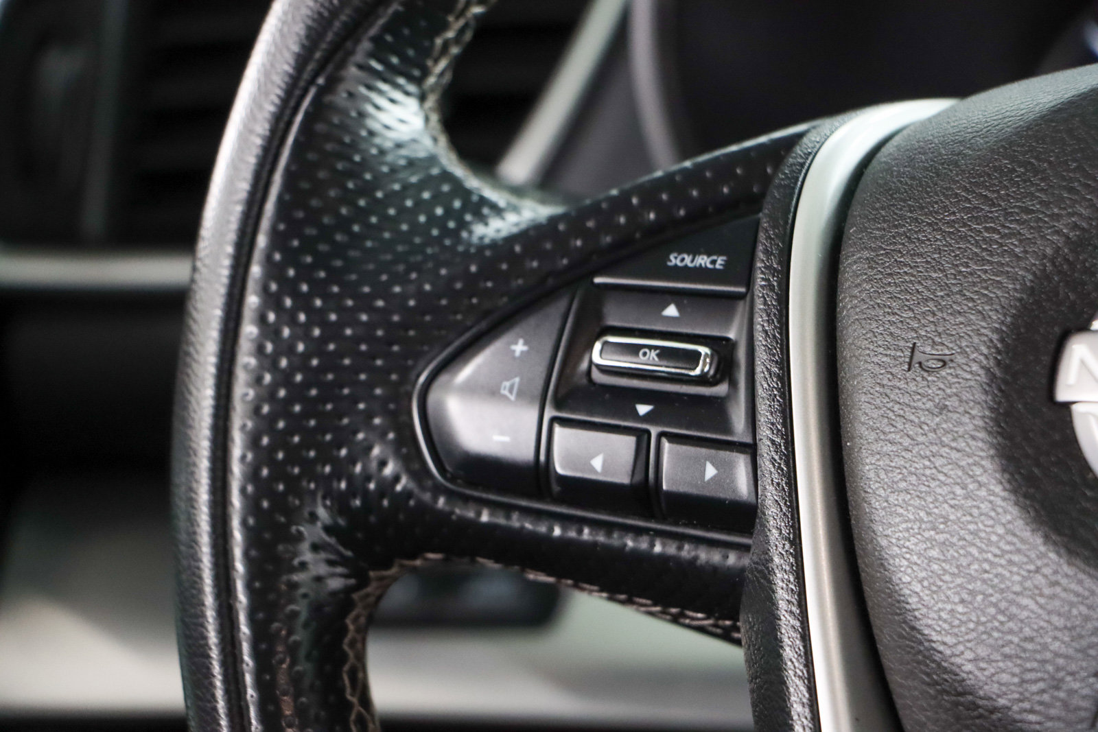 Used 2023 Nissan Maxima SV w/ Floor Mat Group image 13