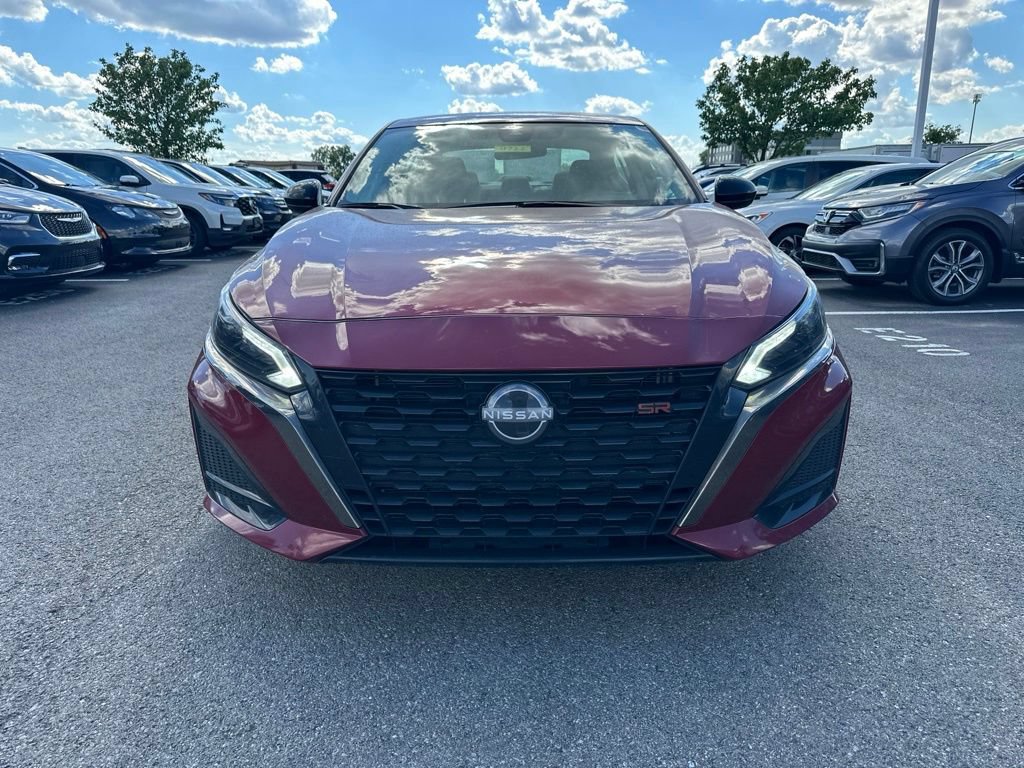 Used 2025 Nissan Altima 2.5 SR AWD/4WD image 2