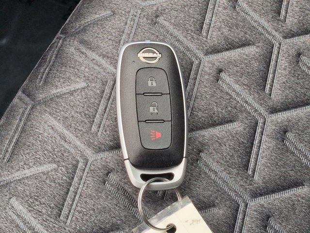 Used 2025 Nissan Kicks SV FWD image 23