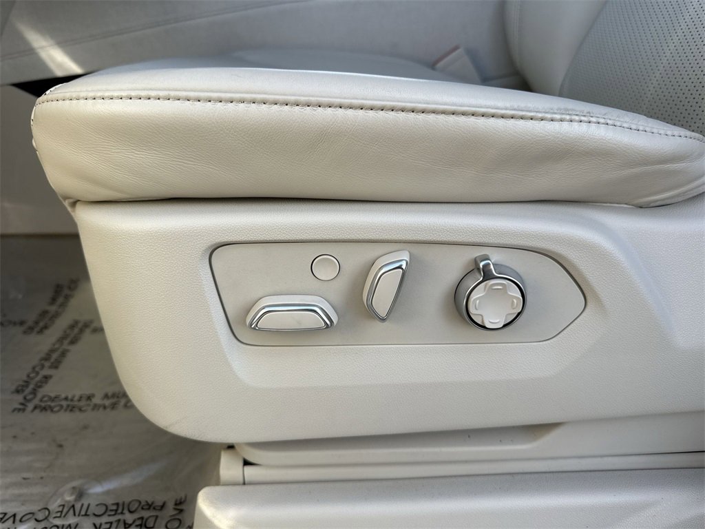 Used 2024 Cadillac Escalade Premium Luxury Platinum w/ Heavy-Duty Trailer Package image 12