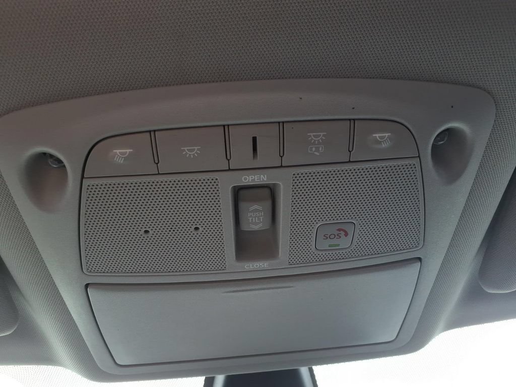 Used 2023 Nissan Maxima Platinum w/ Sport Mat Group FWD image 25