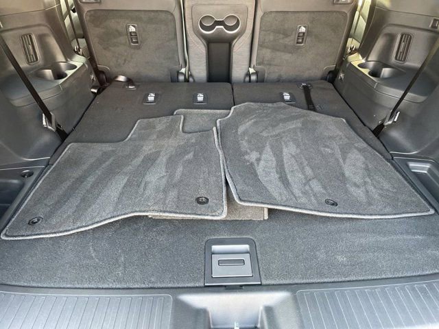 Used 2025 Honda Pilot Sport image 18