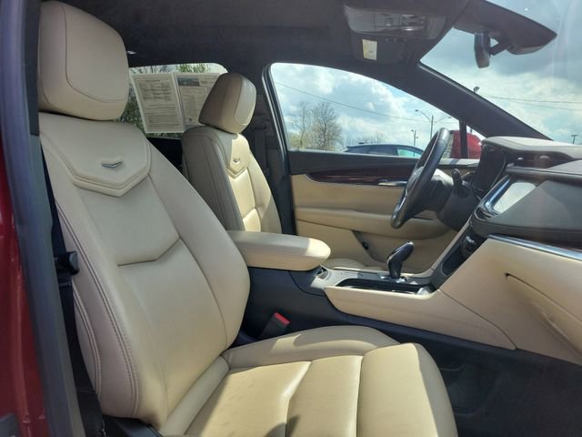 Used 2017 Cadillac XT5 Luxury w/ Driver Awareness Package image 29