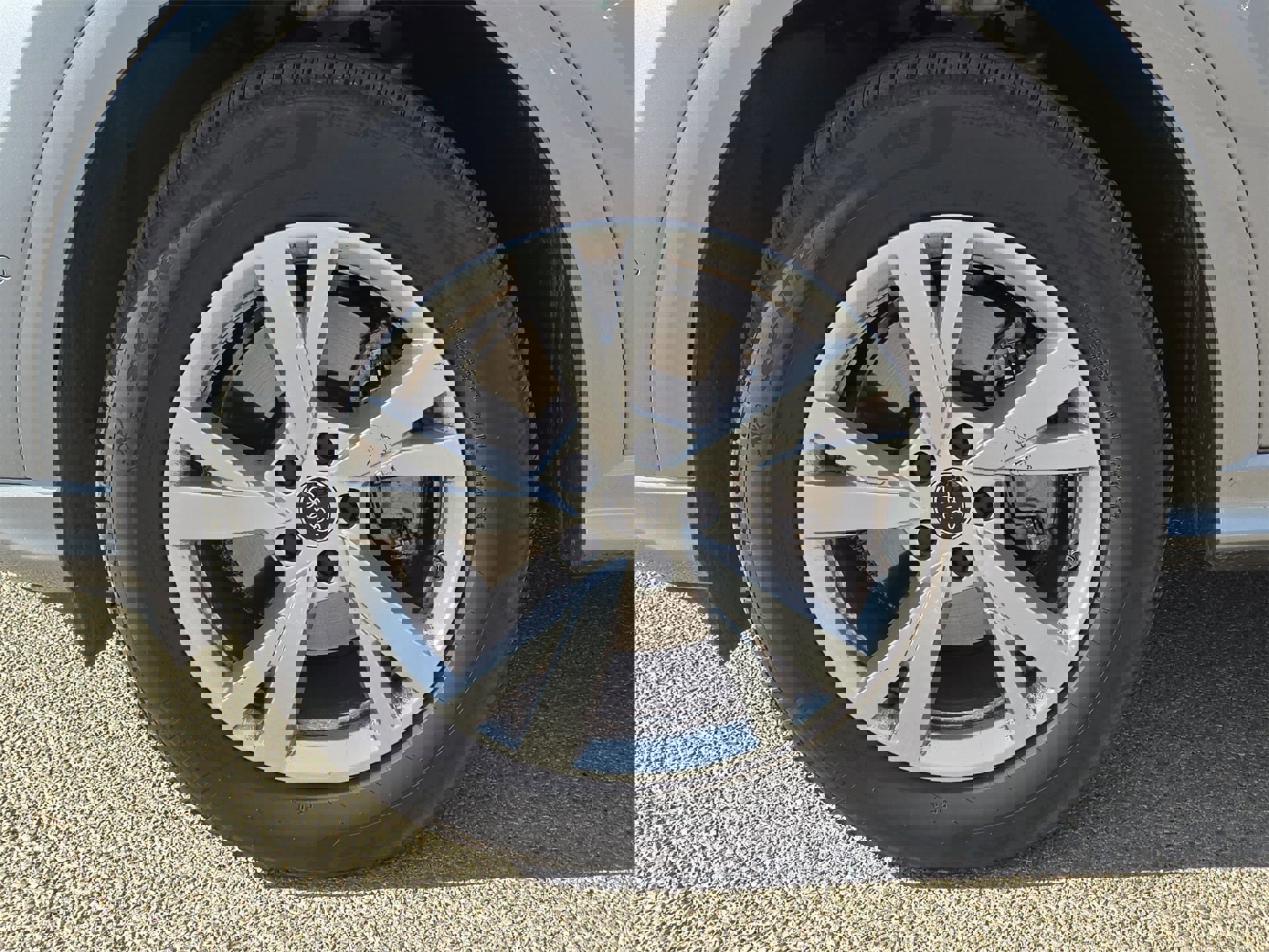 Used 2025 Audi Q5 Premium w/ Convenience Package image 11