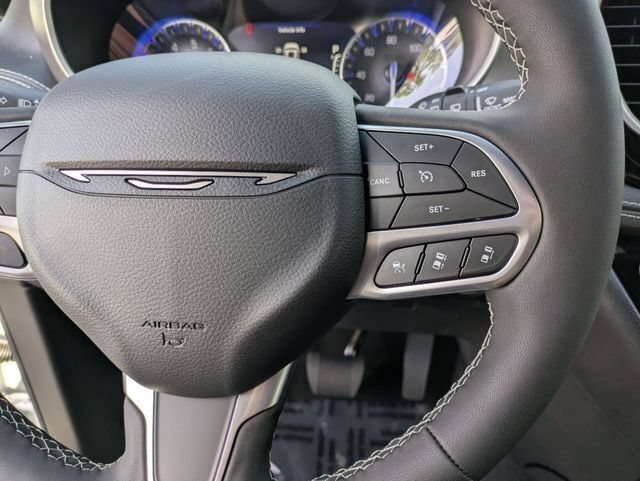 New 2027 Chrysler Pacifica Select FWD image 22