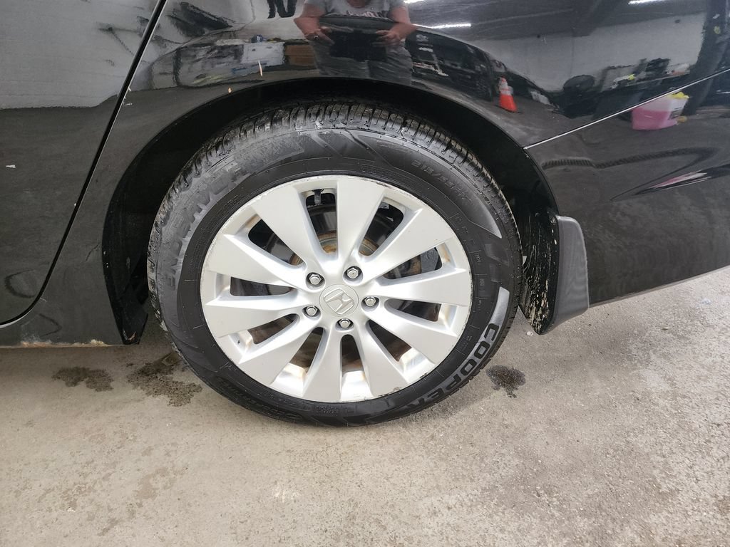 Used 2013 Honda Accord EX-L image 39