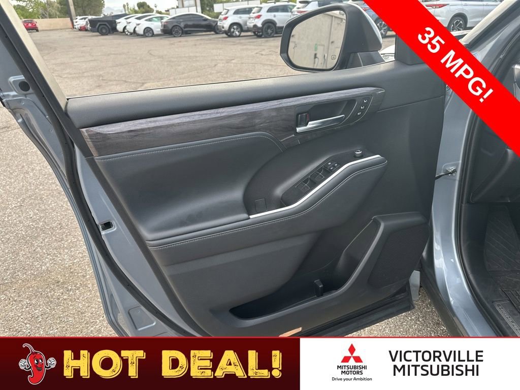 Used 2021 Toyota Highlander Platinum FWD image 20