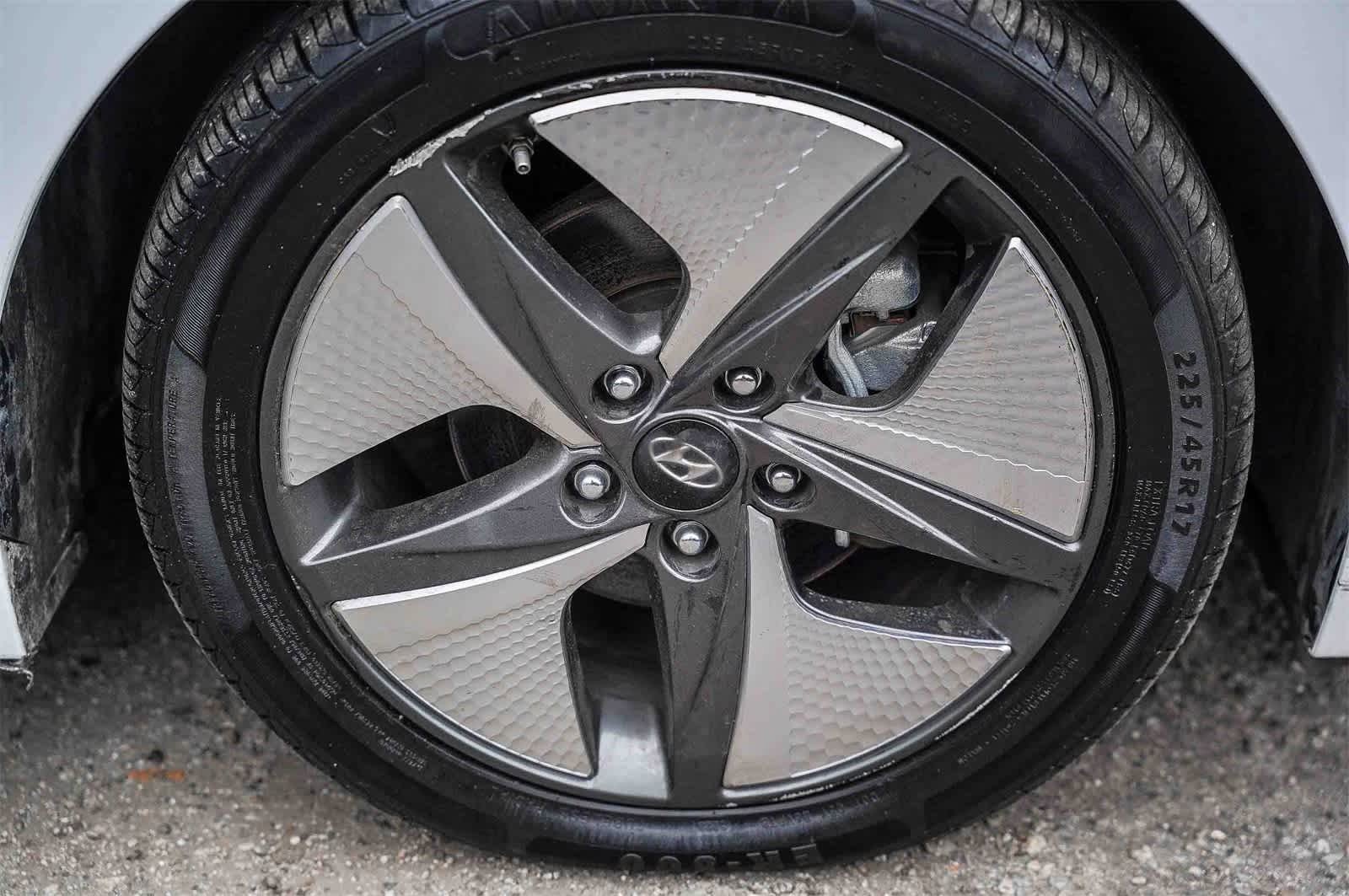 Certified 2020 Hyundai Ioniq SEL image 6