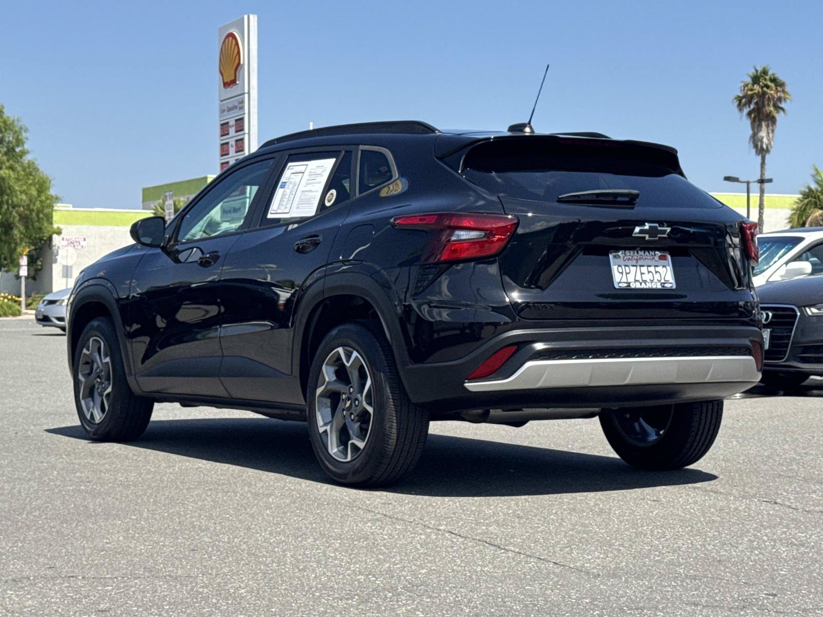 Used 2024 Chevrolet Trax LT w/ LT Convenience Package FWD image 7