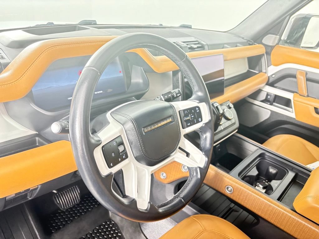 Used 2023 Land Rover Defender 130 SE AWD/4WD image 15
