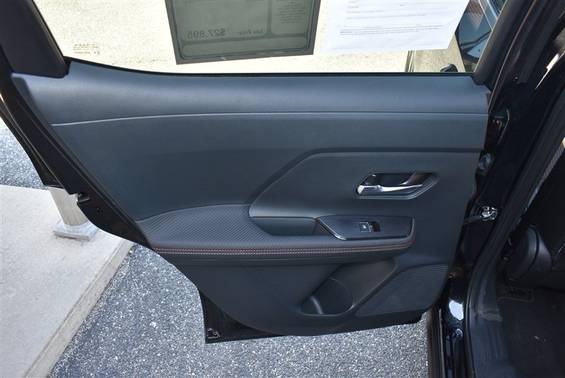Used 2025 Nissan Kicks SR AWD/4WD image 23