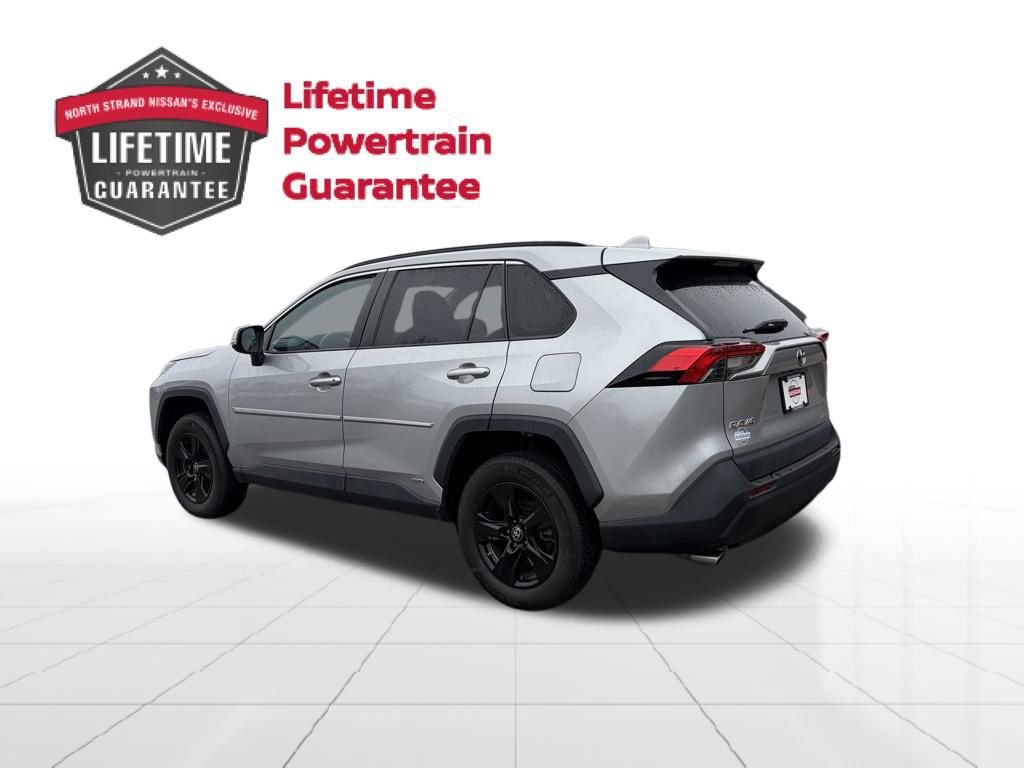 Used 2022 Toyota RAV4 LE image 3