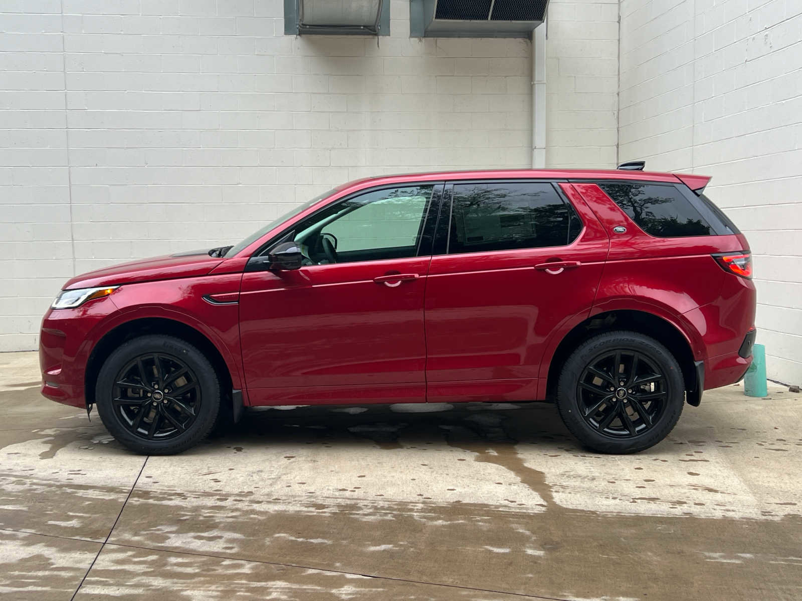 Certified 2025 Land Rover Discovery Sport S image 5