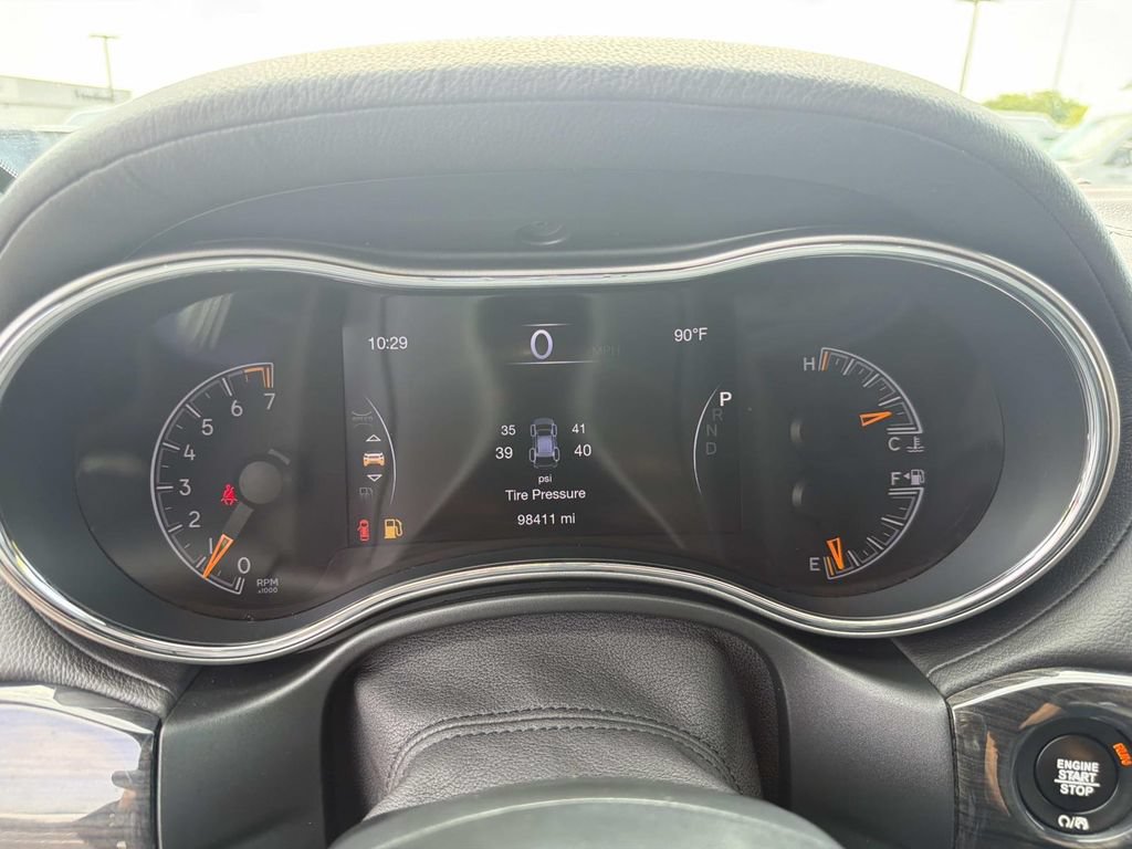 Used 2020 Jeep Grand Cherokee Overland AWD/4WD image 28