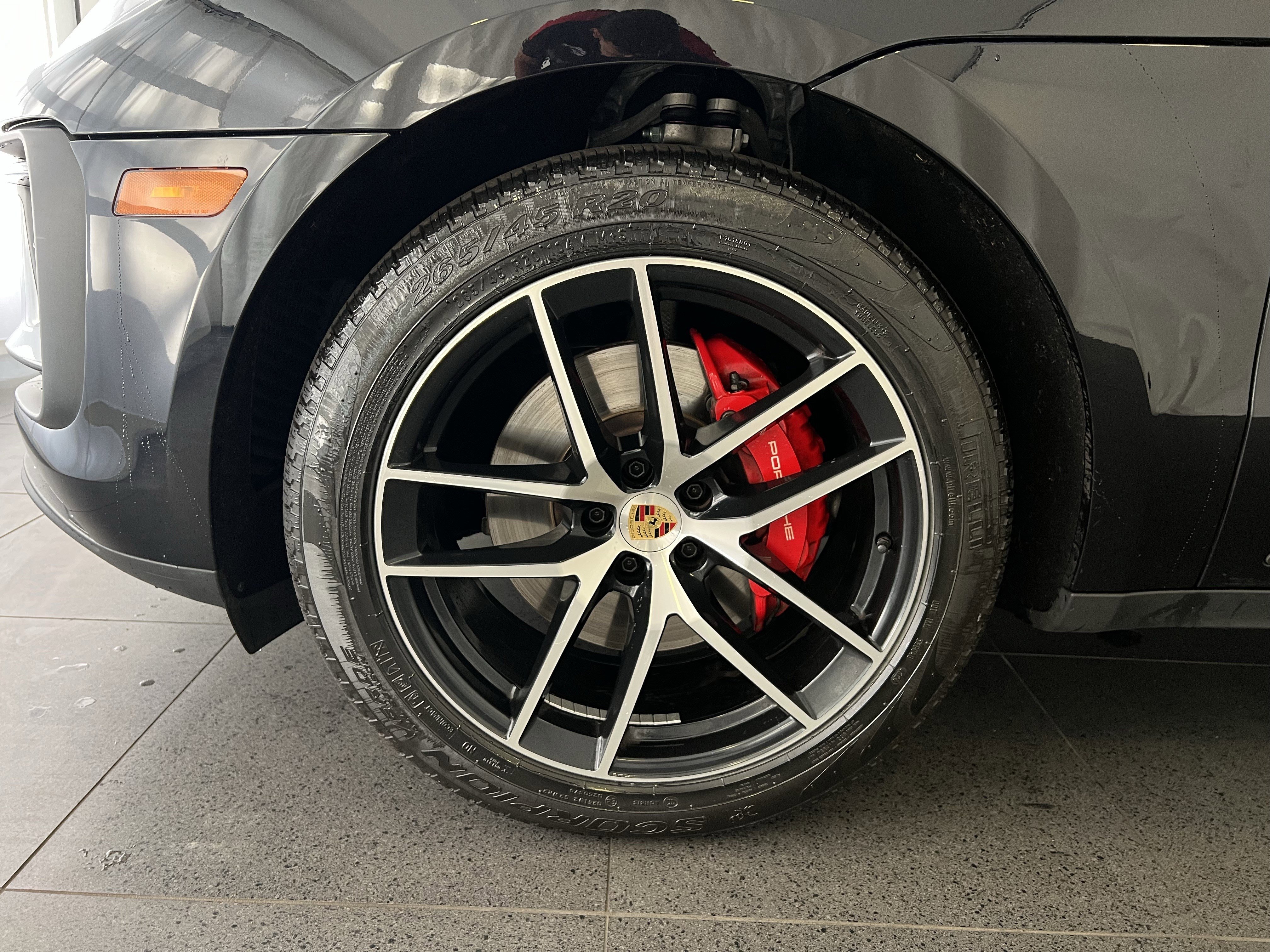 Certified 2023 Porsche Macan S image 10