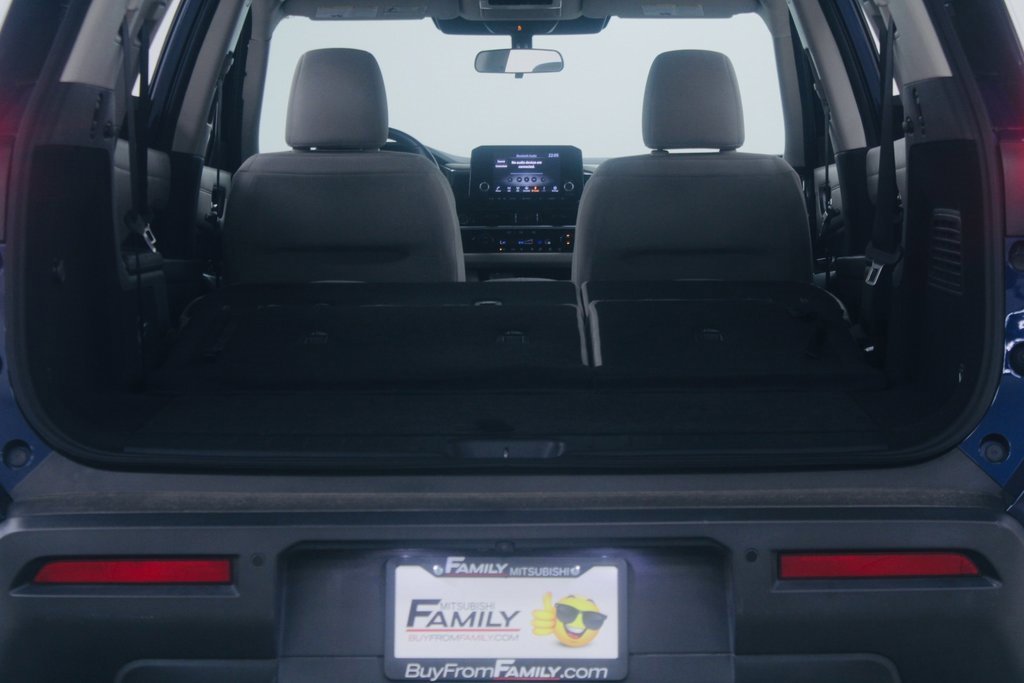 Used 2022 Nissan Pathfinder SV image 25