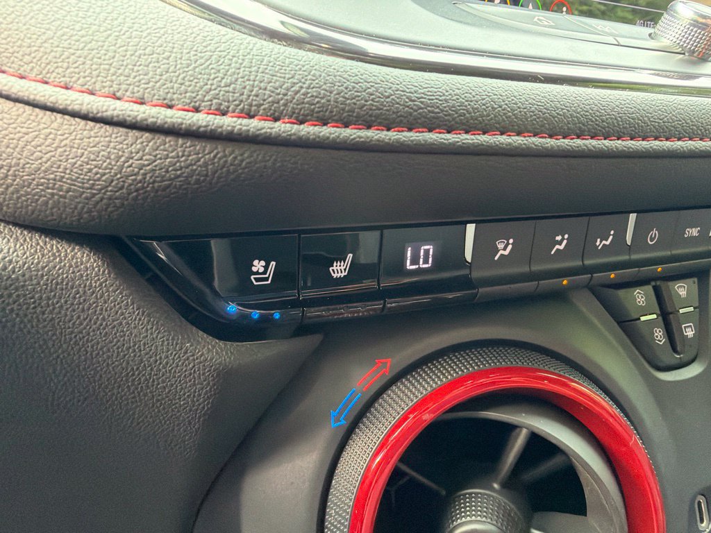 Used 2019 Chevrolet Blazer RS FWD image 16