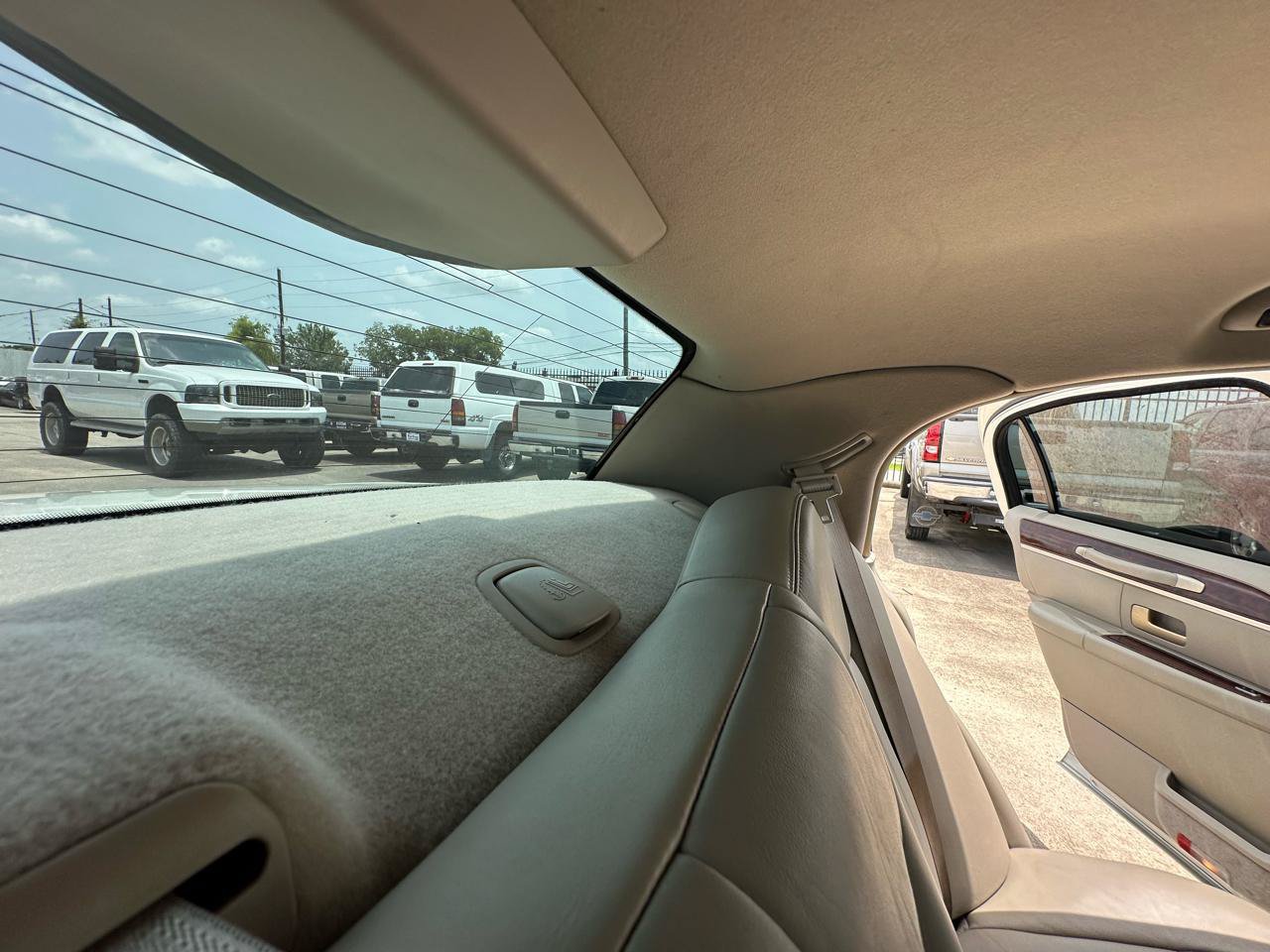 Used 2006 Lincoln Town Car Signature RWD image 47