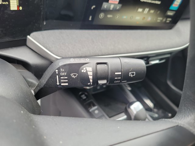 Used 2025 Nissan Kicks SV FWD image 24