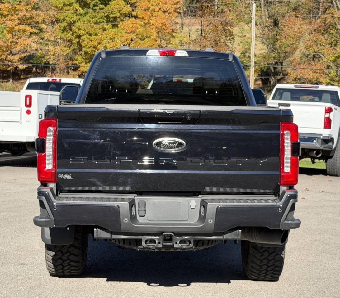 Used 2024 Ford F250 XLT w/ Black Appearance Package AWD/4WD image 4