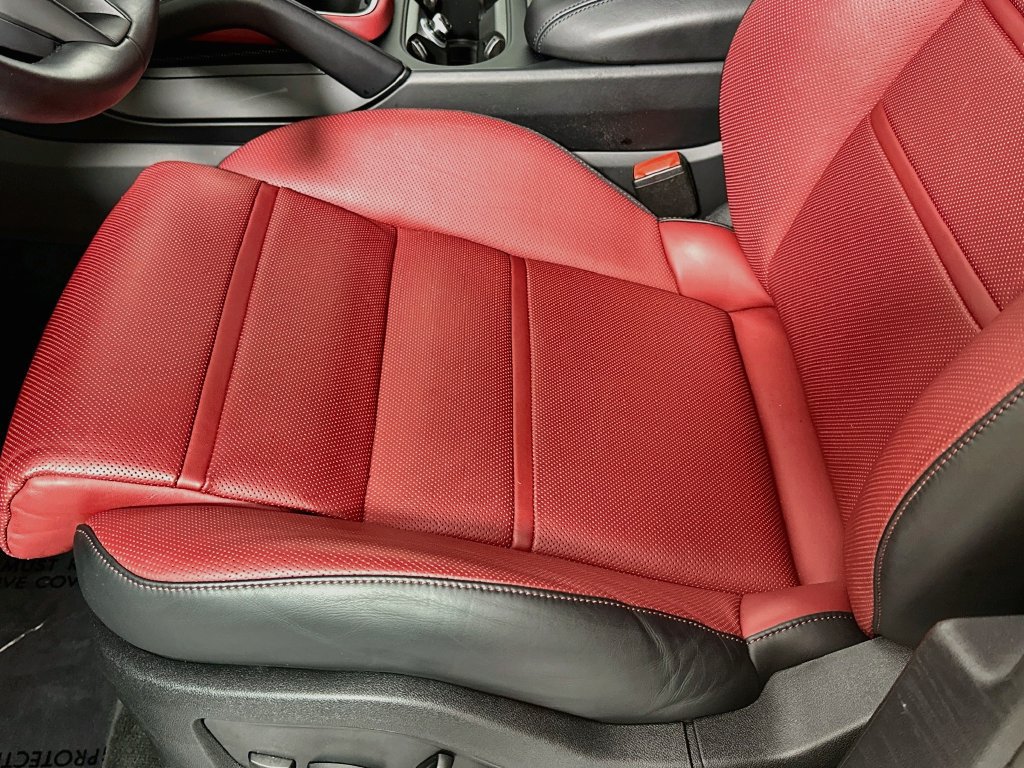 Certified 2025 Porsche Cayenne AWD/4WD image 22