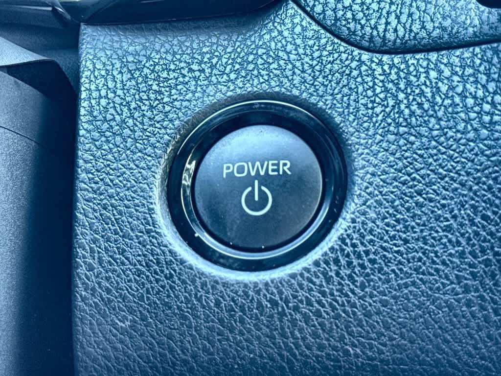 Used 2025 Toyota Camry SE FWD image 17