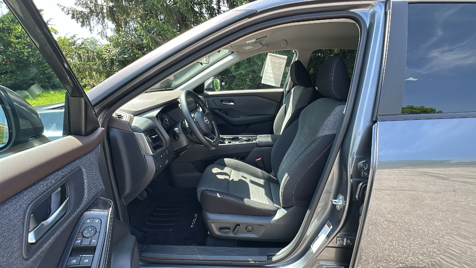 Certified 2023 Nissan Rogue SV AWD/4WD image 11