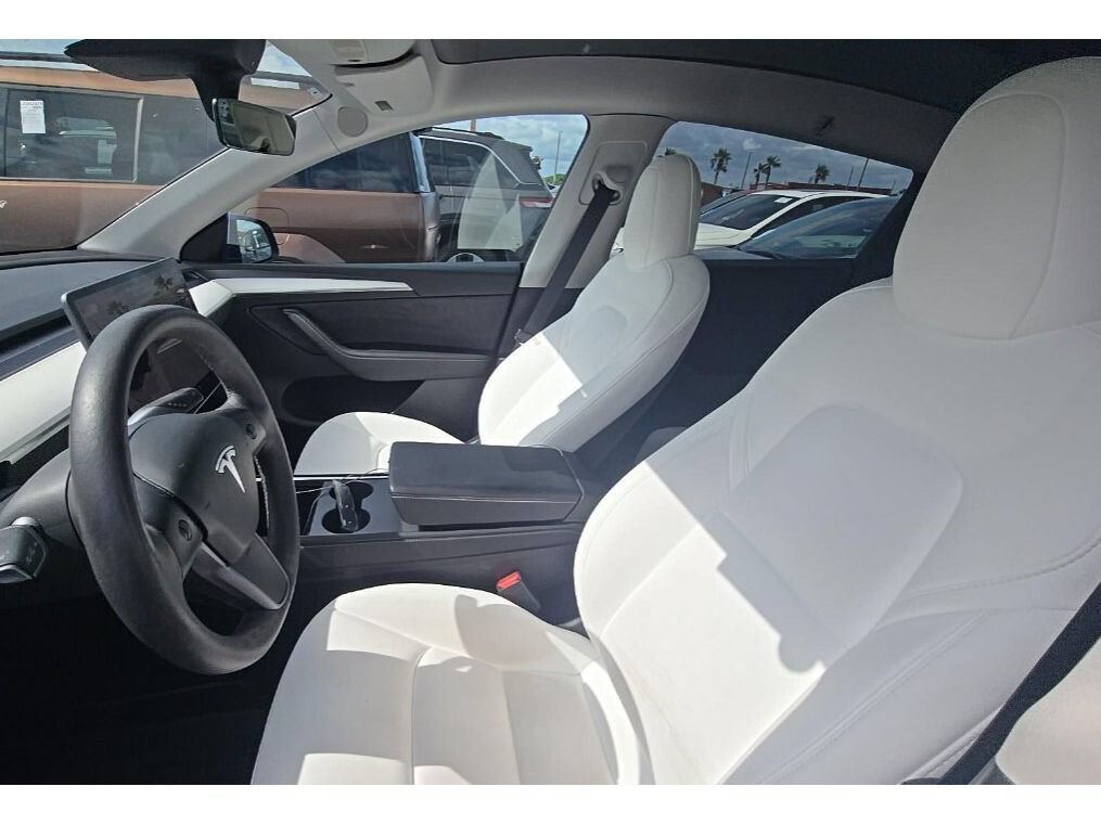Used 2022 Tesla Model Y Long Range AWD/4WD image 5